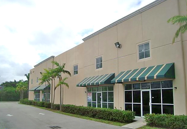 For Lease Office/Warehouse 3,296 SF