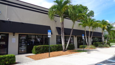 For lease wonderful retail/office space 1,700 SQFT