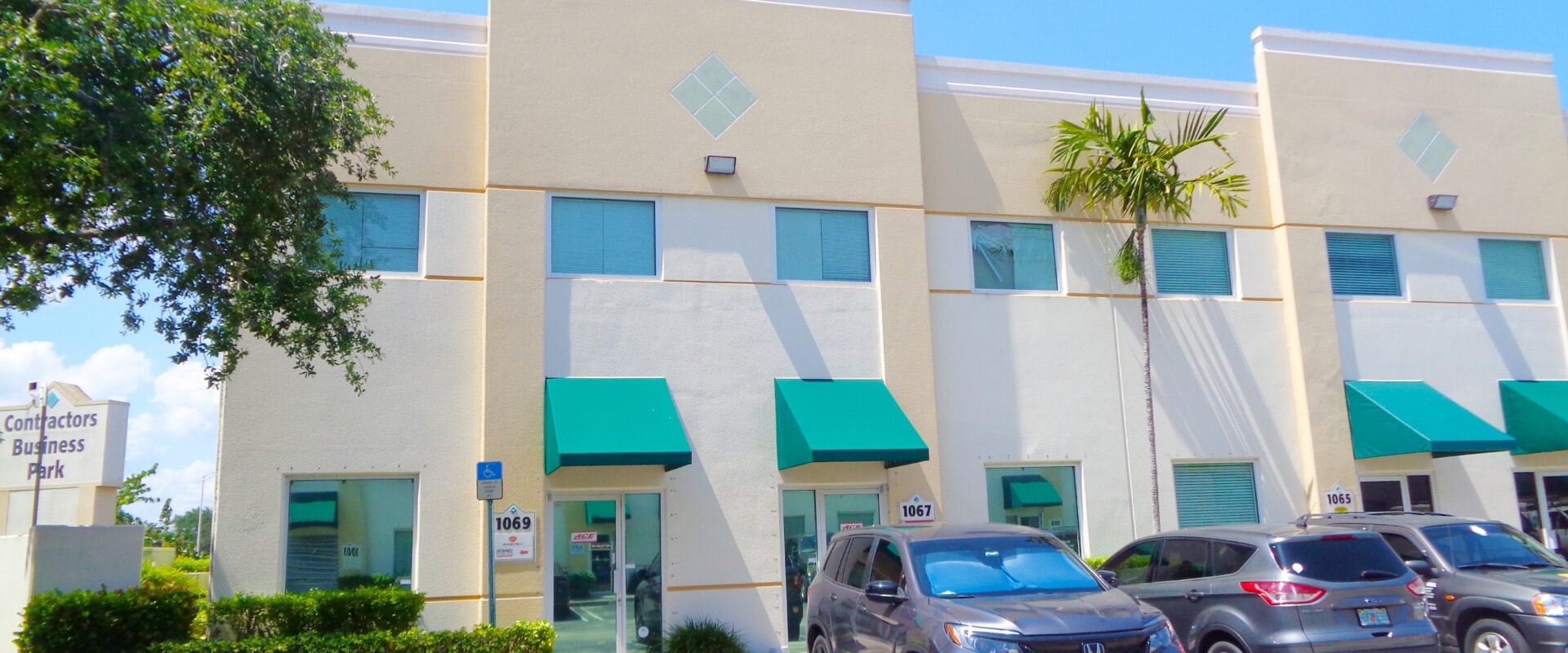 For Sale Office/Warehouse 3,435 SQFT