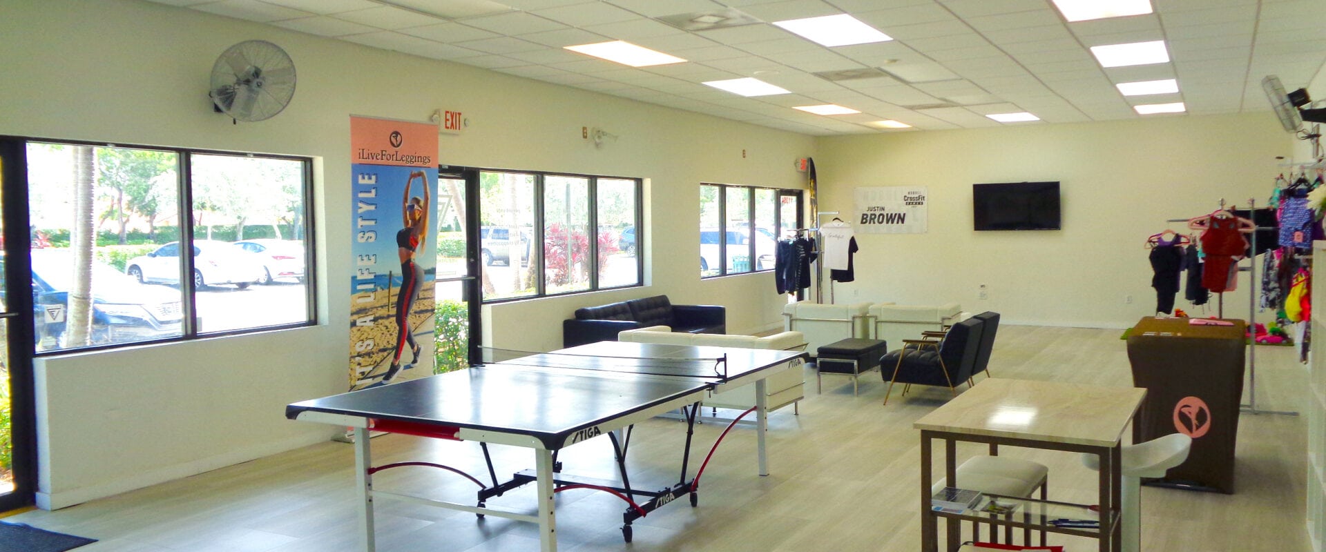 For lease wonderful retail/office space 1,700 SQFT