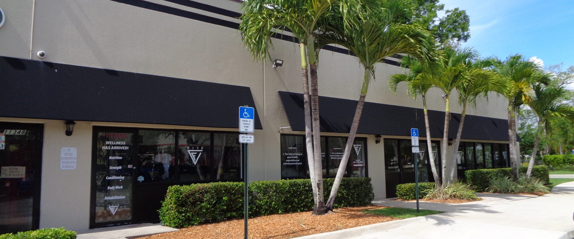 For lease wonderful retail/office space 1,700 SQFT